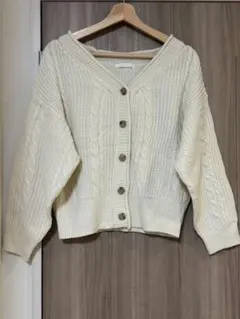 アイボリー ケーブルニット カーディガン