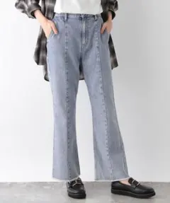 ライトブルー フレアデニムパンツ