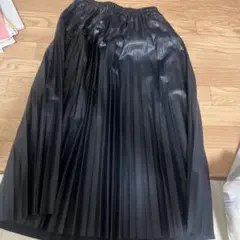 黒 レザー ロングプリーツスカート