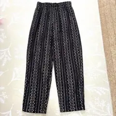 リヨカ　カットワークレース カジュアルパンツ ブラックのサムネイル