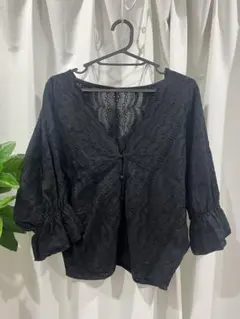 ✿ LOWRYS FARM ブラック刺繍五分袖ブラウス ✿