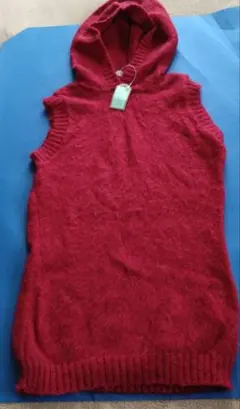 フード付き赤　モヘアニットベストF＆S drand