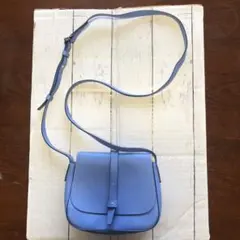 gap 青いフラップ付きショルダーバッグ