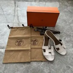 【美品‼️】HERMES オアジスサンダル　ホワイト　23.5cm 箱　保存袋付きのサムネイル