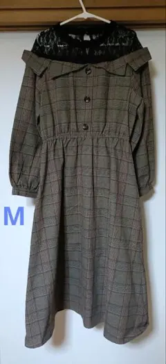 チェック柄　オフショルダー　長袖ワンピース Mサイズ