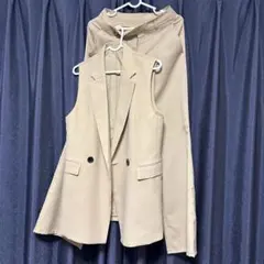 GU テーラードダブルベストSサイズ、フレアパンツMサイズ