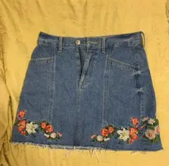 ローリーズファーム　デニムミニスカート デニムスカート　花柄m