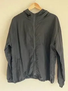 フード付きウィンドブレーカー