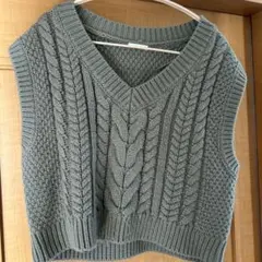 GU ジーユー ニットベスト