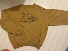 刺繍入りベージュトレーナー