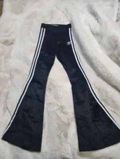 adidas ブラック フレアパンツ XS