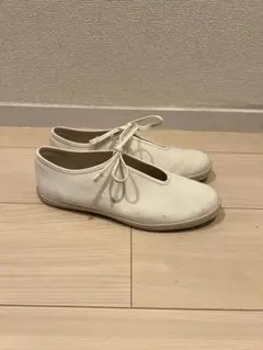 ホワイトキャンバススニーカー リボン付き