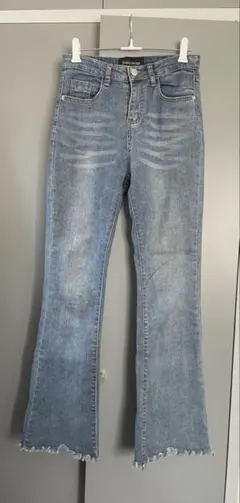 レディース　デニム　ジーンズ　フレアパンツ