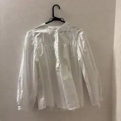 美品　SHEIN ホワイト長袖シャツ ボタン付き ギャザー入り