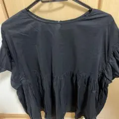 LOWRYS FARM ブラック フリル袖トップス