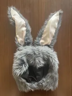 ウサギの耳付きグレーのファーハット