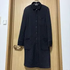 ARMEN ブラックキルティンコートのサムネイル