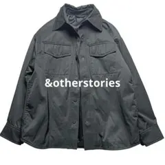 アンドアザーストーリーズ シャツジャンパー 黒 ブルゾン 中綿 レディース