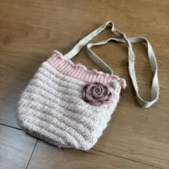 編み込み花モチーフポシェット