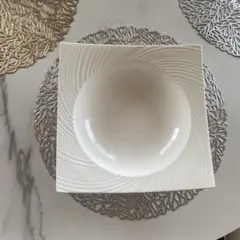 WEDGWOOD スクエアプレート 陶磁器製