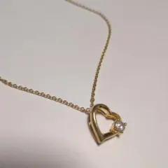 ストーン付きオープンハート　ゴールドカラーチェーンネックレス 美品