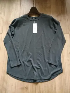 新品　コムサイズム　後ろスリットＴシャツ　9号　チャコール　60CI02