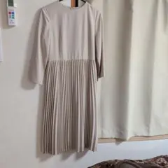 ロペピクニック ベージュ プリーツスカート 長袖ワンピース