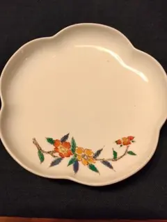 有田白磁柿右衛門風赤絵和皿16,3cm