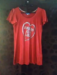 ロゴ入りBurberry Blue Label 赤 半袖 フリルシャツ