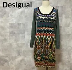 Desigual デザインワンピース　総柄　ワンポイントロゴ　ストレッチ素材　Mのサムネイル