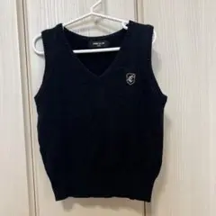 COMME CA ISM 黒 Vネックベスト 110cm