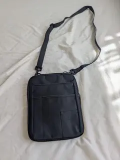撥水 再生ナイロン ペン差し付き ショルダーバッグ