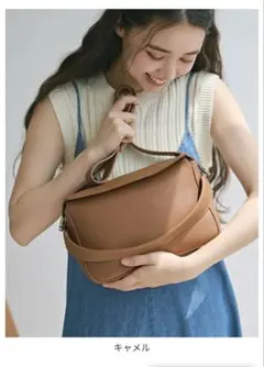 anchic マルチポケット付きスクエアステッチバッグミドル キャメルのサムネイル
