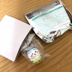 映画ちいかわ 人魚の島のひみつ 入場者特典 めじるしアクセサリー　ハチワレ