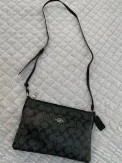 coachショルダーバック・シグネチャー
