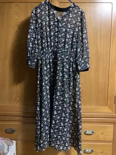 【新品・未使用】ANAYI 花柄Vネックワンピース