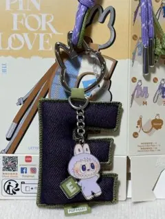 新品POPMART PINFORLOVEイニシャルチャームE