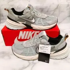 新品 NIKE ナイキ V2K RUN スニーカー M28.5cm(W29cm)