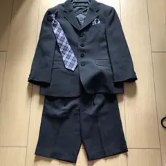 黒ジャケット130 黒パンツ120 ネクタイ付き