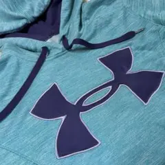 レア色❤︎アンダーアーマー　パーカー