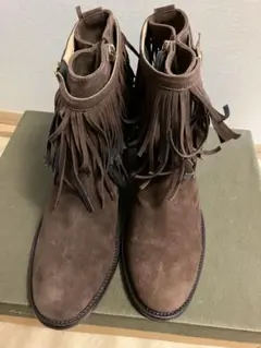フリンジ付きブラウンスエードブーツ
