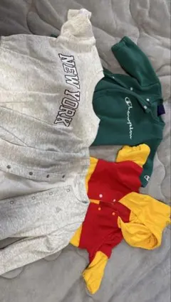 キッズ服セット グレー・緑・赤・黄色