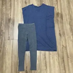 Mサイズ ネイビーチュニック(無印) Ｌサイズ グレーレギンス(ユニクロ)