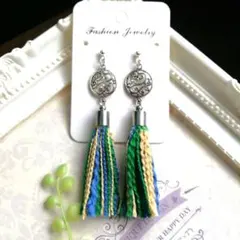 タッセル付きファッションピアス/イヤリング(ハンドメイド)