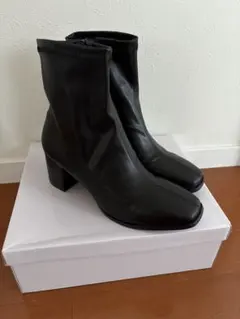 新品未使用ショートブーツ