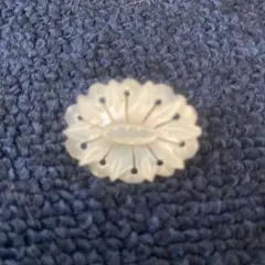 ビンテージ 花形ブローチ 約2.3cm x 3.4cm