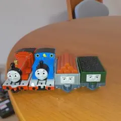 トミカ　トーマス　ジェームス　いたずら貨車　4両セット