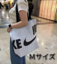 新品 NIKE ナイキ エコバッグ トートバッグ 韓国 白 ホワイト Msize