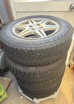 フィアット　パンダクロス　スタッドレス VRX3 175/65R15　4本 フィアット パンダクロス スタッドレス VRX3 175/65R15 4本 - メルカリ