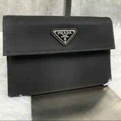PRADA ブラック ナイロン 三つ折り財布のサムネイル